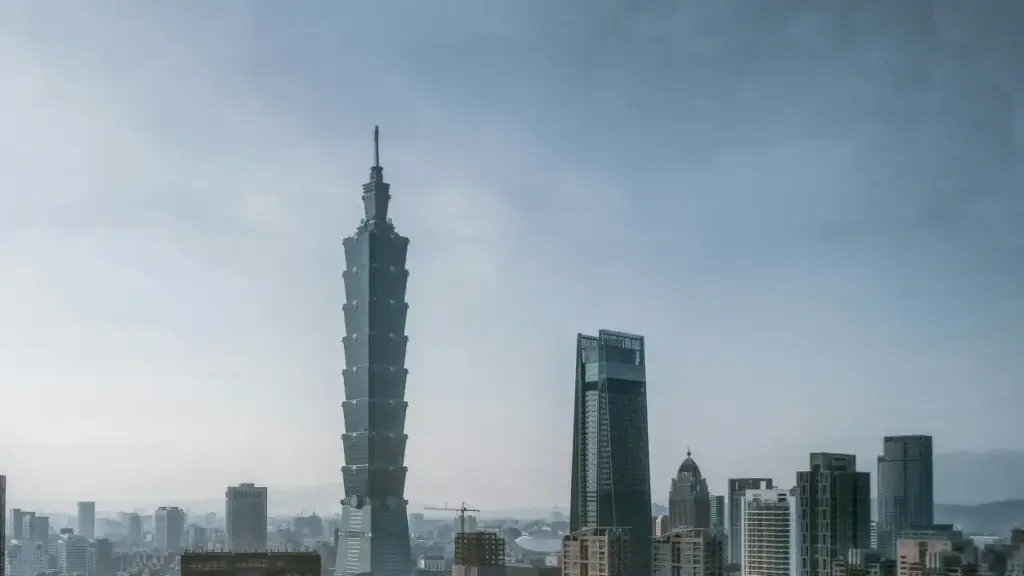 Praktičan vodič za oglašivače iz Crne Gore: gde i kako pronaći litvanske LinkedIn kreatore za poklon-kampanje, plus pravni i taktčki savjeti.