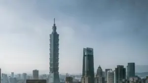 Praktičan vodič za oglašivače iz Crne Gore: gde i kako pronaći litvanske LinkedIn kreatore za poklon-kampanje, plus pravni i taktčki savjeti.