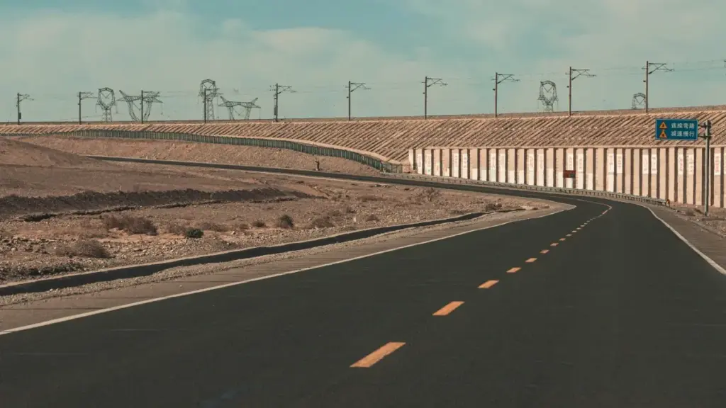 Praktičan vodič za kreatore iz Crne Gore: kako pronaći, kontaktirati i pregovarati sa luksemburškim brendovima na Facebooku radi recenzija trendi proizvoda.