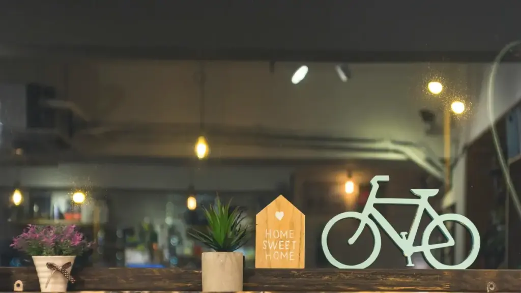 Praktičan vodič za crnogorske kreatore: kako doprijeti do čeških brendova na Xiaohongshu i snimiti kratke brendirane videe — taktike, outreach poruke, trendovi i tehničke preporuke.