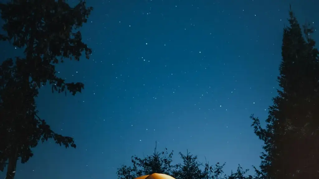 Praktičan vodič za kreatore iz Crne Gore: kako da dođeš do irskih brendova na Roposu, šta da ponudiš i kako da spakuješ travel vlog da zvuči ozbiljno.