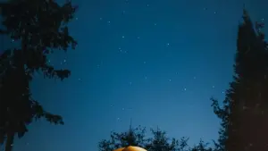 Praktičan vodič za kreatore iz Crne Gore: kako da dođeš do irskih brendova na Roposu, šta da ponudiš i kako da spakuješ travel vlog da zvuči ozbiljno.